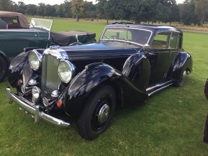 img_2590 LG6 Saloon